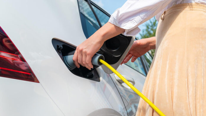 Chargeur portable voiture électrique : puissance, sécurité et critères de choix
