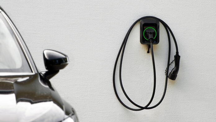Prise renforcée ou Wallbox : que choisir pour recharger sa voiture électrique ?